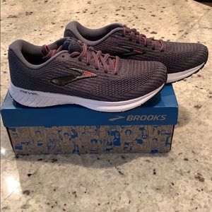 Women’s Brooks Revel 3 Shoe! Size 9! Never Worn!